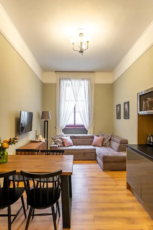Apart Residence Arianska 16 By Nearto Pl Krakow Aparthotel